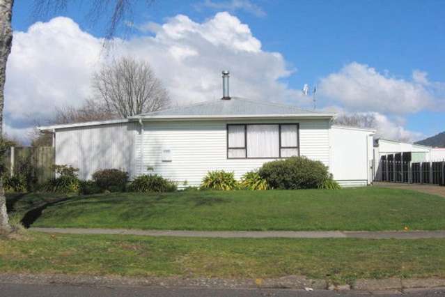 3 BED WITH SLEEPOUT TURANGI