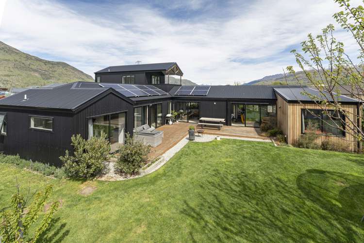 9 Woodstock Road Lower Shotover_1