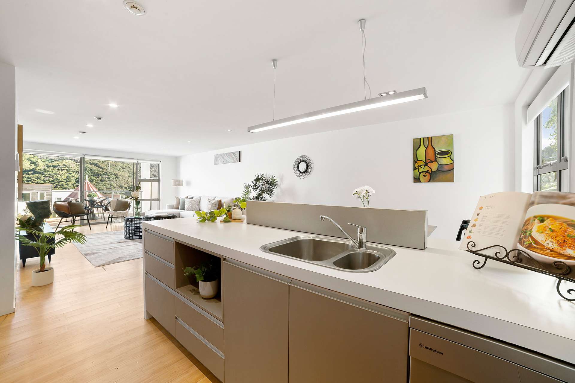 18 Saddleback Grove Karori_0