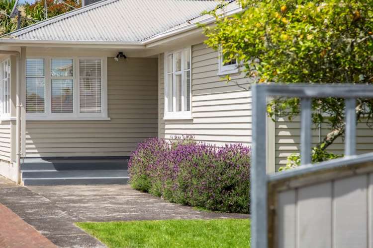 21 Wairau Avenue Avondale_14