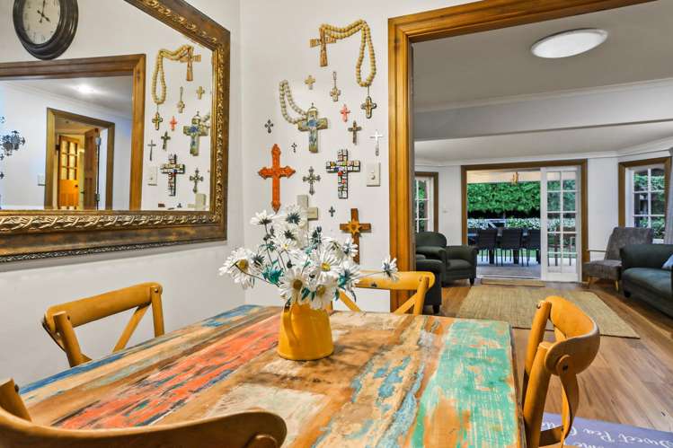 741 River Road Chartwell_10