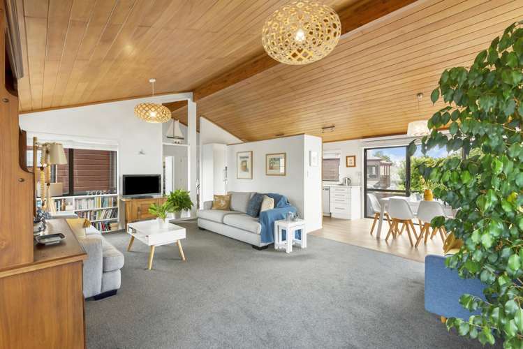 2/11 Faulkner Road_1