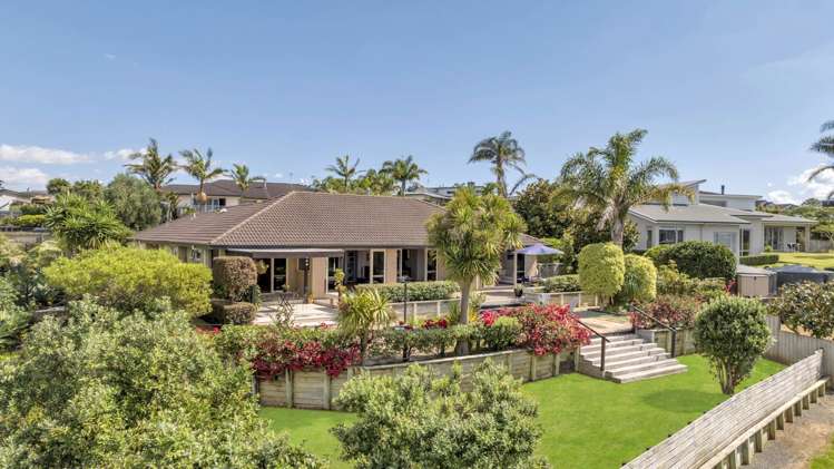 7 Intrepid Crescent Beachlands_17