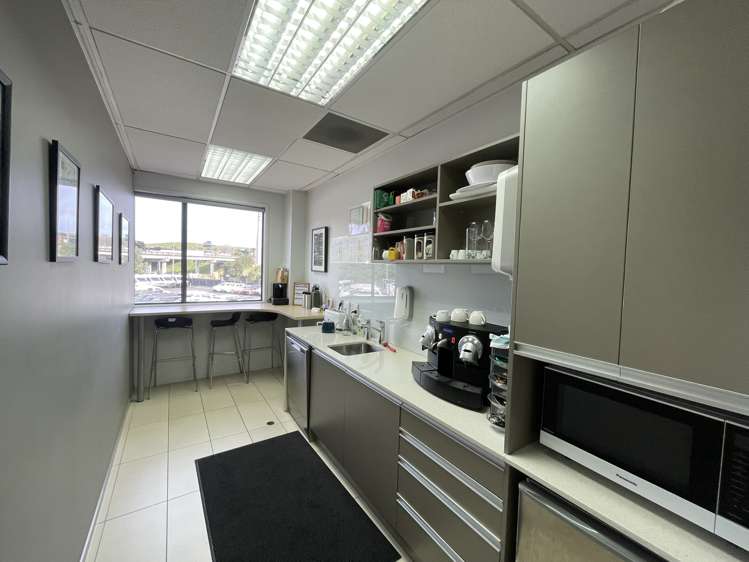 Office/3 Clemow Drive Mount Wellington_9