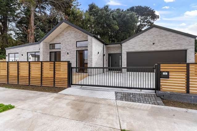 THE GRAND OPAHEKE RESIDENCE — SINGLE-LEVEL LUXURY