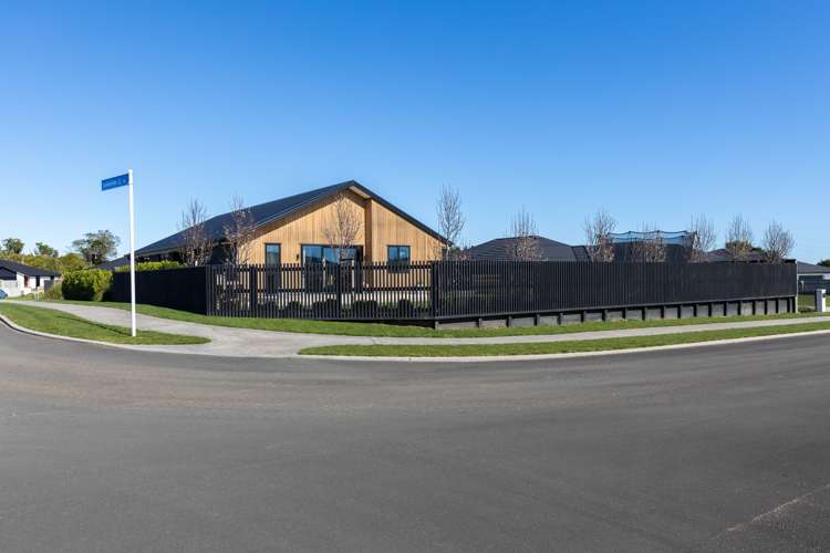 29 Honeyfield Drive Whalers Gate_22