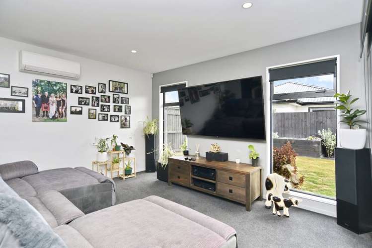 8/21 Blakes Road Belfast_10