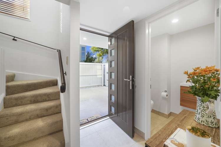 7 Elderwood Lane Edgeware_17