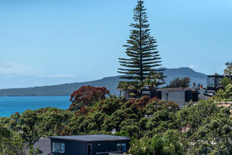 17/423-427 Beach Road Mairangi Bay_7