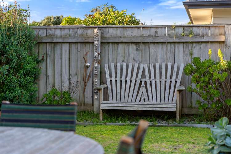 5 Byron Brown Place Otaki Beach_21
