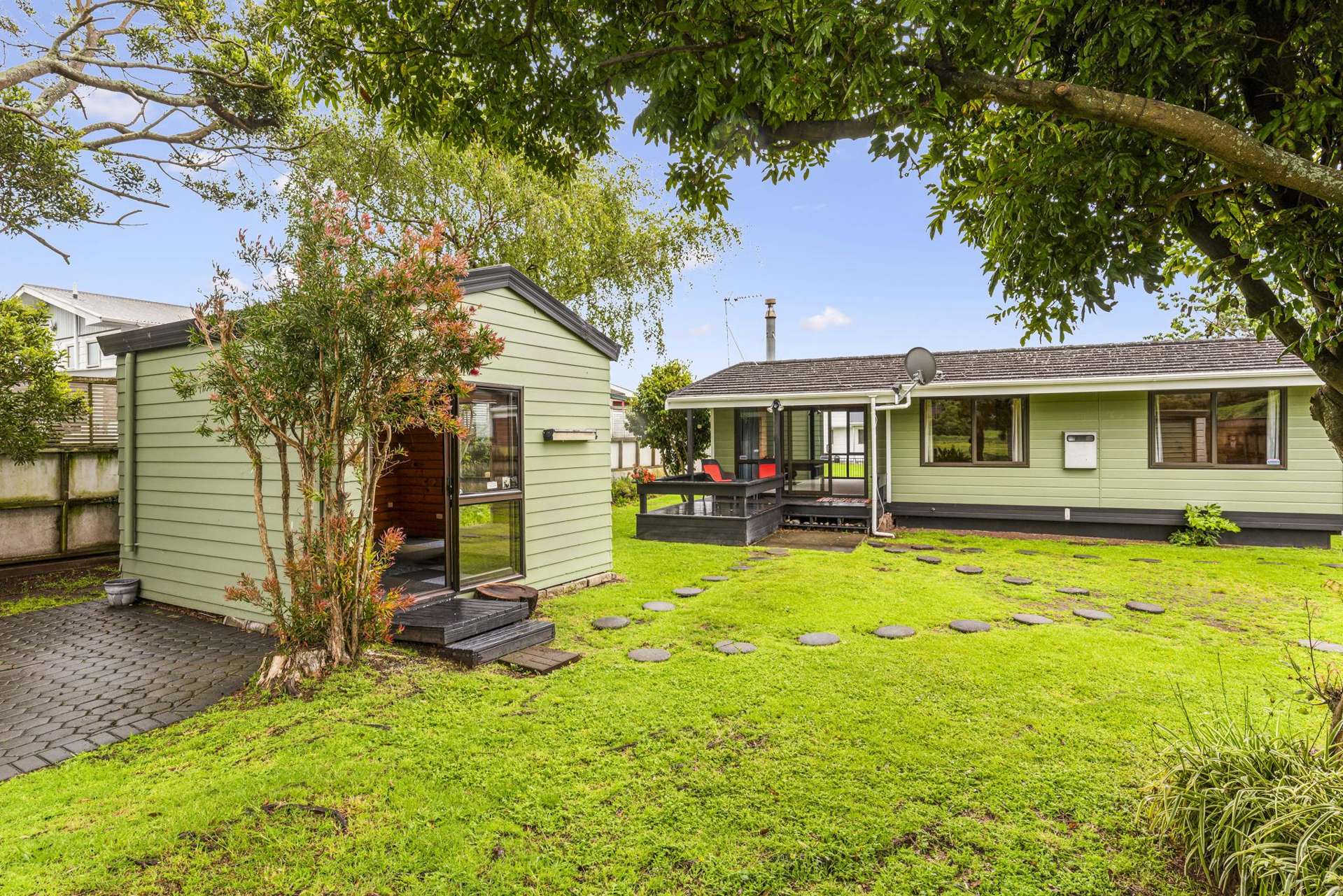 10 Nugget Grove Raumati Beach_0