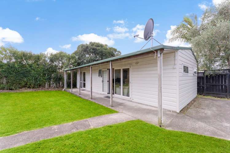 5 Holman Road Te Atatu Peninsula_11