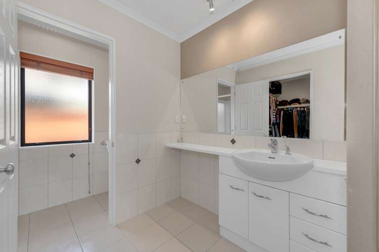 13 Duntrune Road Flat Bush_24