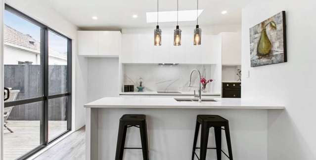 2/14 Waddell Avenue Point England_2