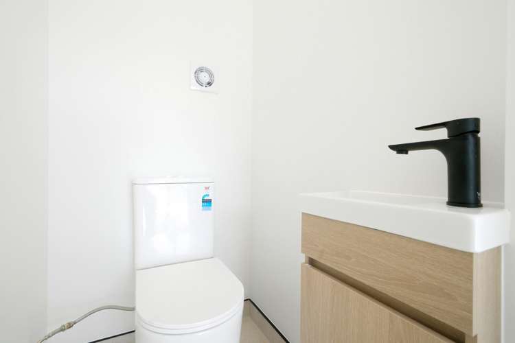 60 & 62 Wavecrest Lane Hobsonville_17