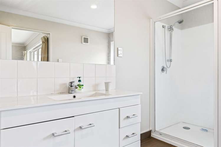 646 Grange Road Burnham_15