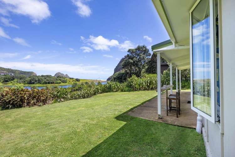 12 Seaview Road Piha_2