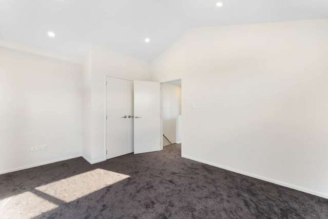 6 /7 Beverly Place New Lynn_2