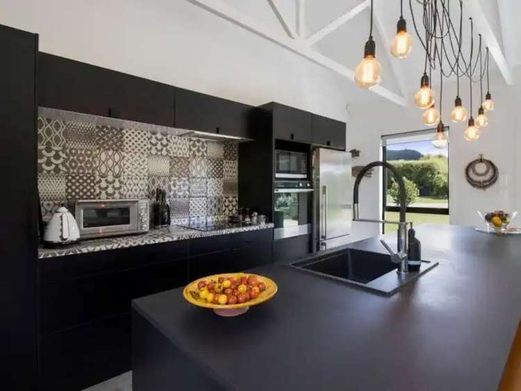 9 Walmsley Road 10511_1