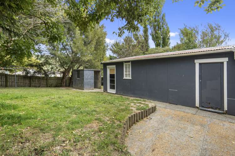 77 Wilkie Crescent Naenae_9
