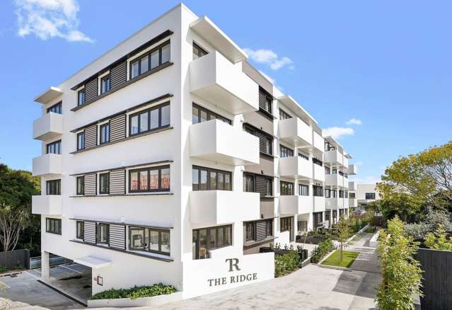 LUXURY LIVING IN THE HEART OF MISSION BAY