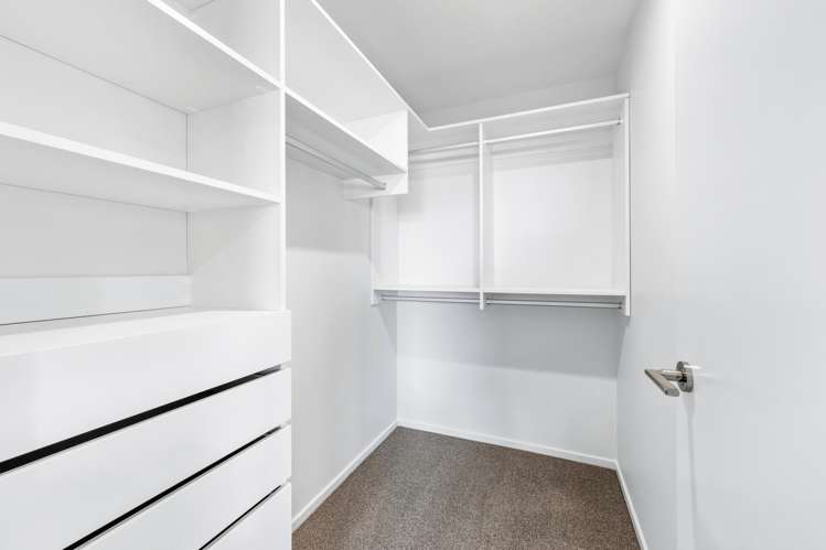 3 Earlsbrook Boulevard Lincoln_13