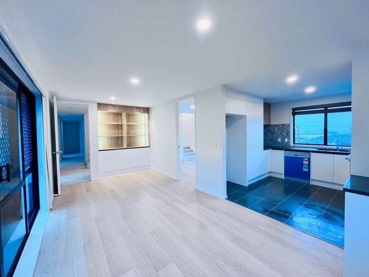 2/4 Morrow Avenue Bucklands Beach_6