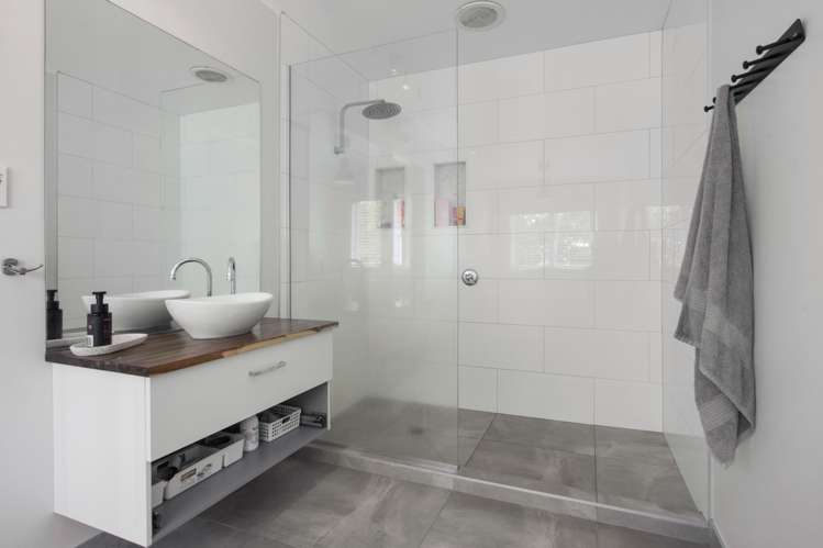 31 Athenree Road Athenree_14