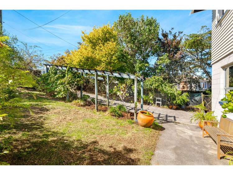 7 Celsmere Lane Te Atatu Peninsula_10