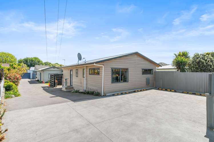 64 Cuffs Road Wainoni_13