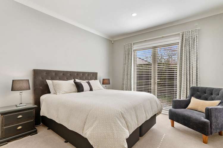 2 Glen Bridge Lane Harewood_17