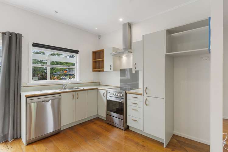 42 Smale Street Point Chevalier_6