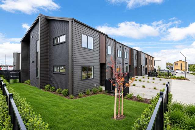 Price reduced , 4 bedroom corner terrace