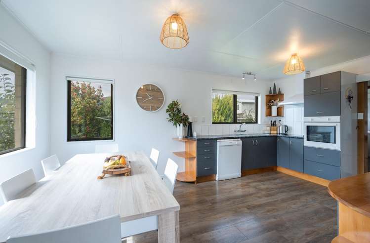 8 Challies Way Richmond_5