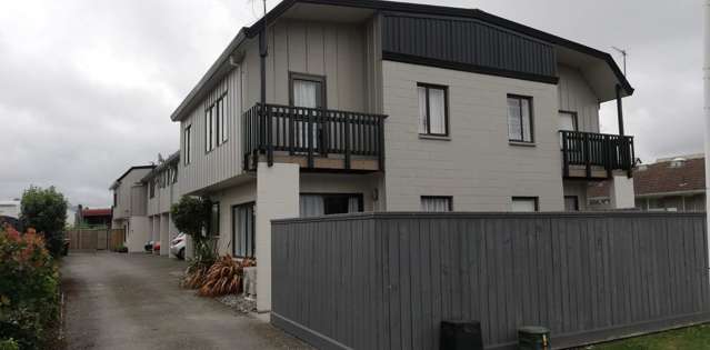 Comfy 3 Bedroom Riccarton Apartment