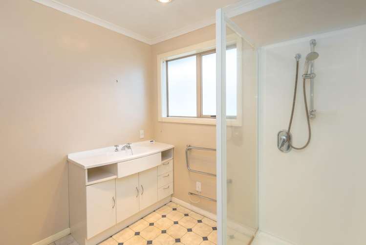 13 Armstrong Avenue Carterton_8