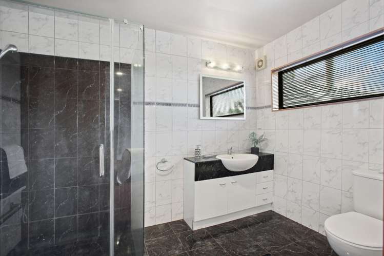 37 Tirohunga Drive Henderson_21