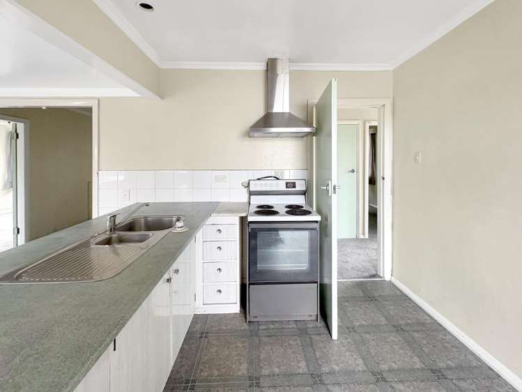 83 Surrey Road 1227_1