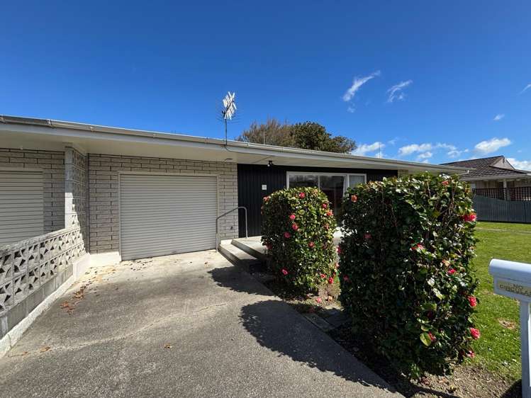 14 Katene Street West End_16