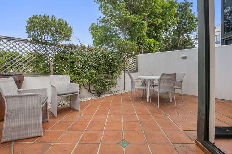 5p Cleveland Road Parnell_9