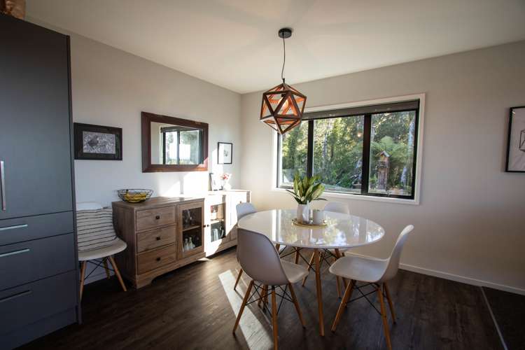 10 Little Paddock Hokitika_13