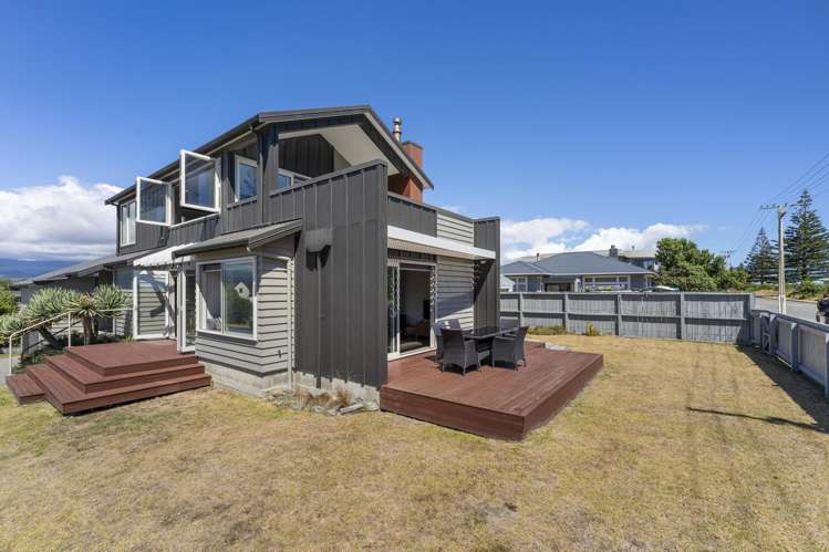 2 Kowhai Street Otaki Beach_23
