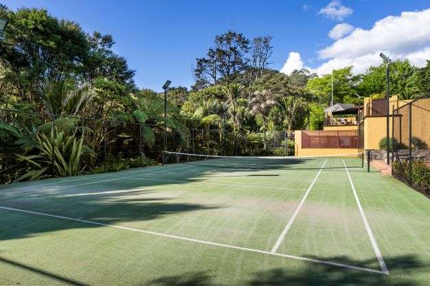 35 Huia Road in Titirangi, Auckland