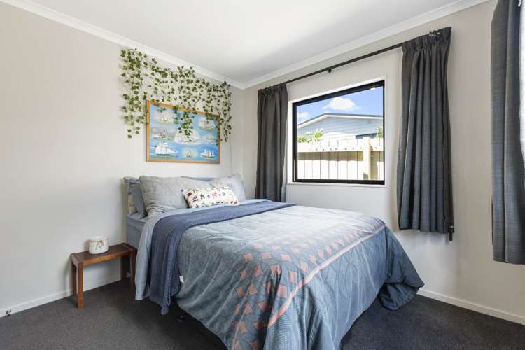 66 St Annes Crescent Wattle Downs_26