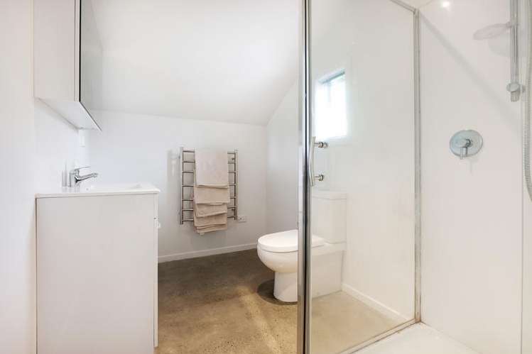 35 Royal View Road Te Atatu South_14