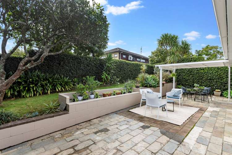 11 Seymour Road Mellons Bay_31