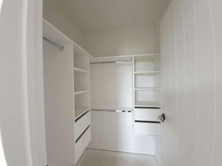 2/13 Torino Street Point England_6