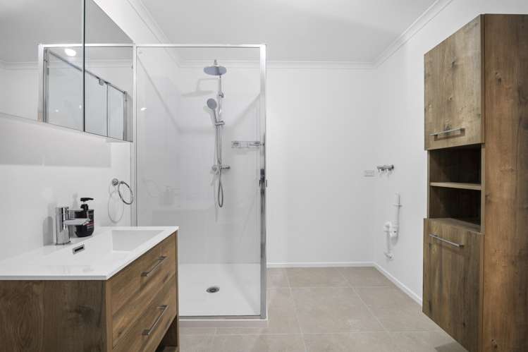 200 South Road Hawera_13