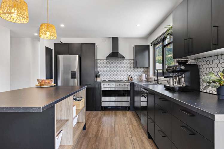 19 Pennycook Place Lake Hawea_9