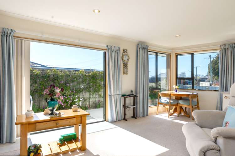 136 Maxwell Road Redwoodtown_5